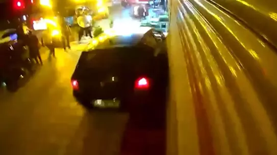 Kahramanmaraş'ta Freni Boşalan Araç Kaldırıma Çıktı