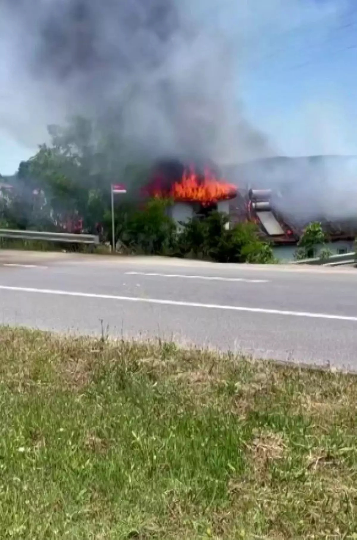 Adapazarı'nda Ev Yangını