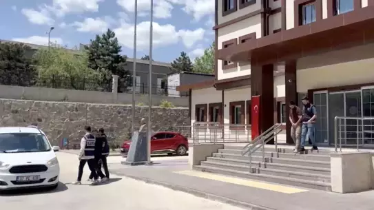 Tosya'da Uyuşturucu Operasyonu: 2 Tutuklama