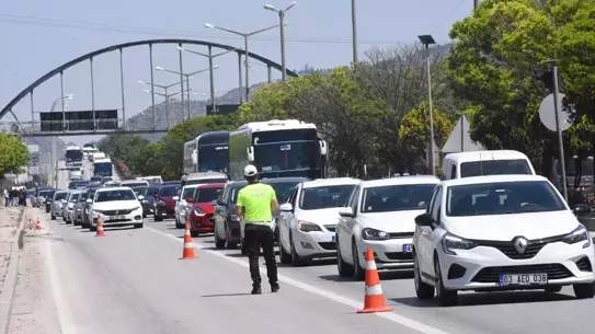 Afyonkarahisar'da Bayram Yoğunluğu