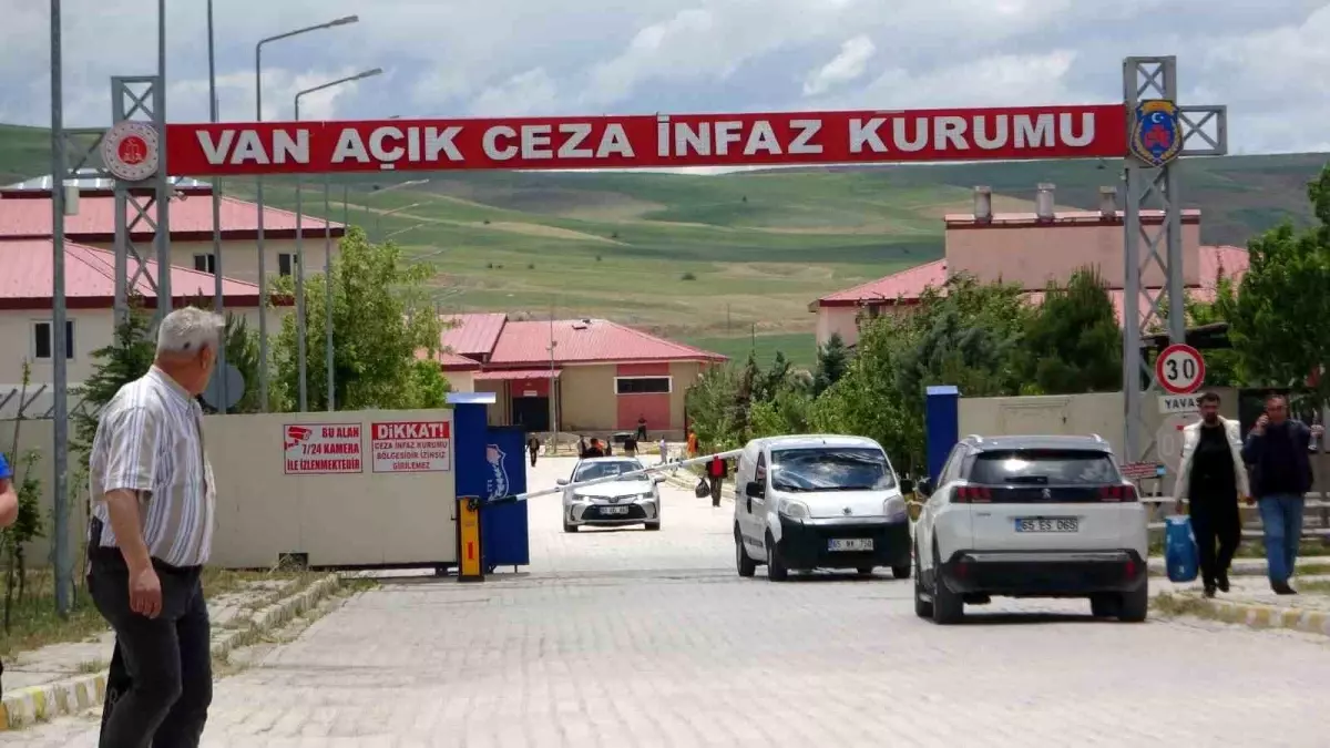 Van Cezaevlerinde Tahliyeler Başladı