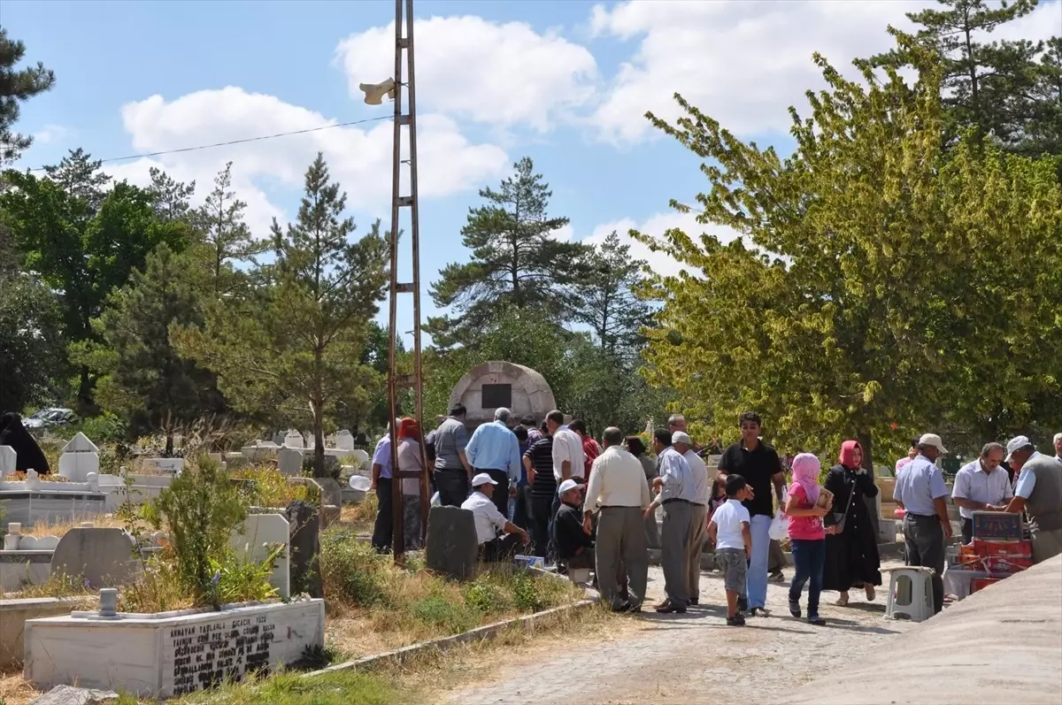 Sorgun'da Mezarlık Ziyaretleri