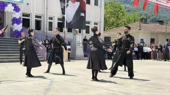Gölyaka'da Eğitim ve Kültür Şenliği Düzenlendi
