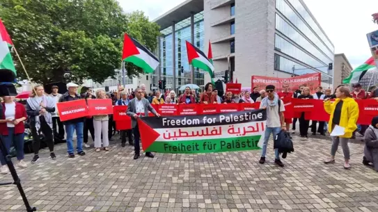 İsrail Bakanı Protesto Edildi