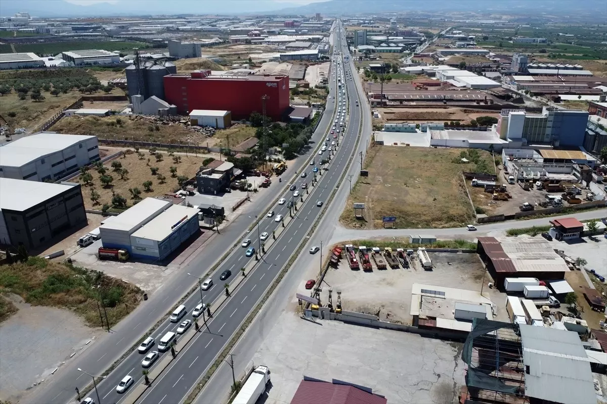 Turgutlu'da Bayram Trafik Yoğunluğu