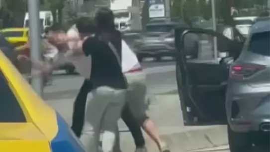 Trafikte Kavga: Yumruklar Havada Uçuştu