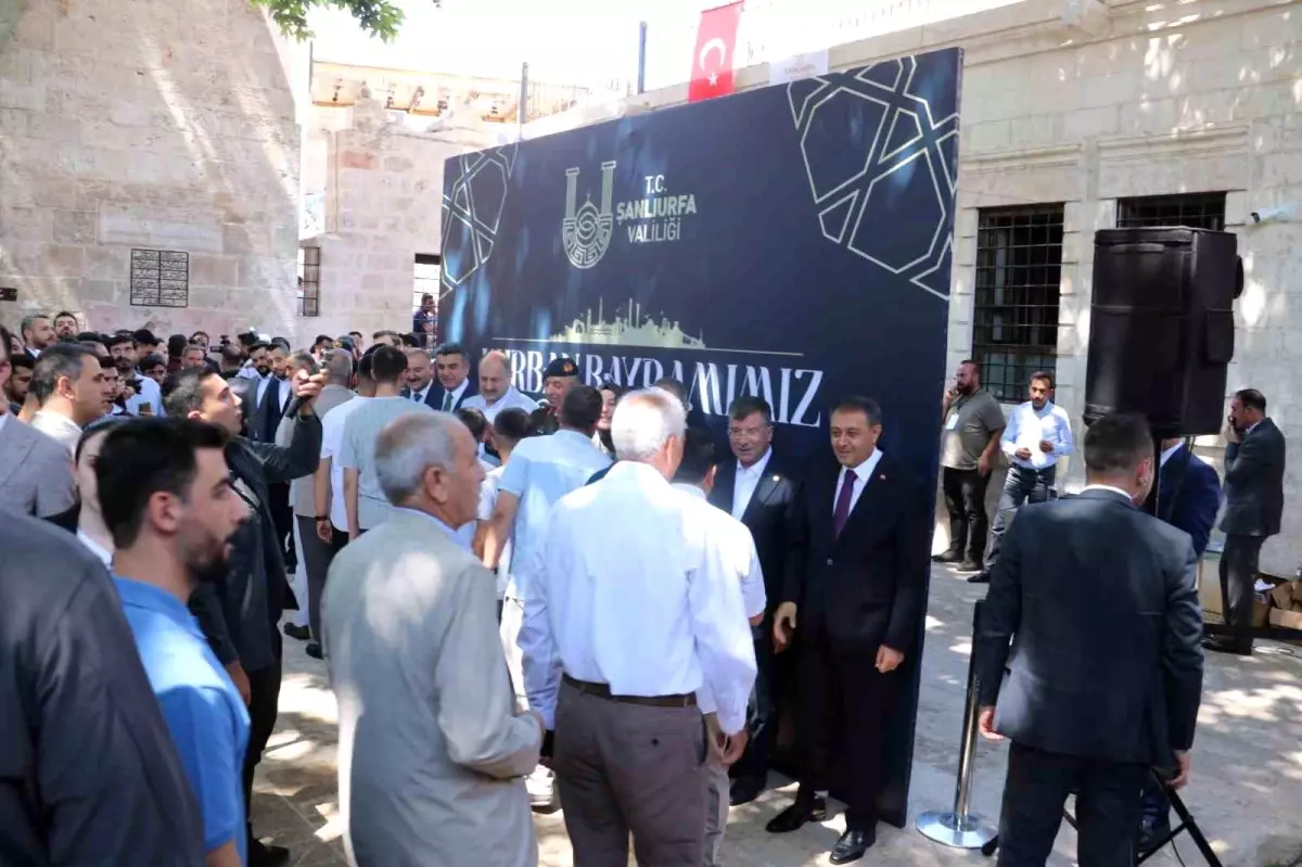 Şanlıurfa'da Terörsüz Türkiye Süreciyle İlk Açık Alan Bayramlaşması Düzenlendi