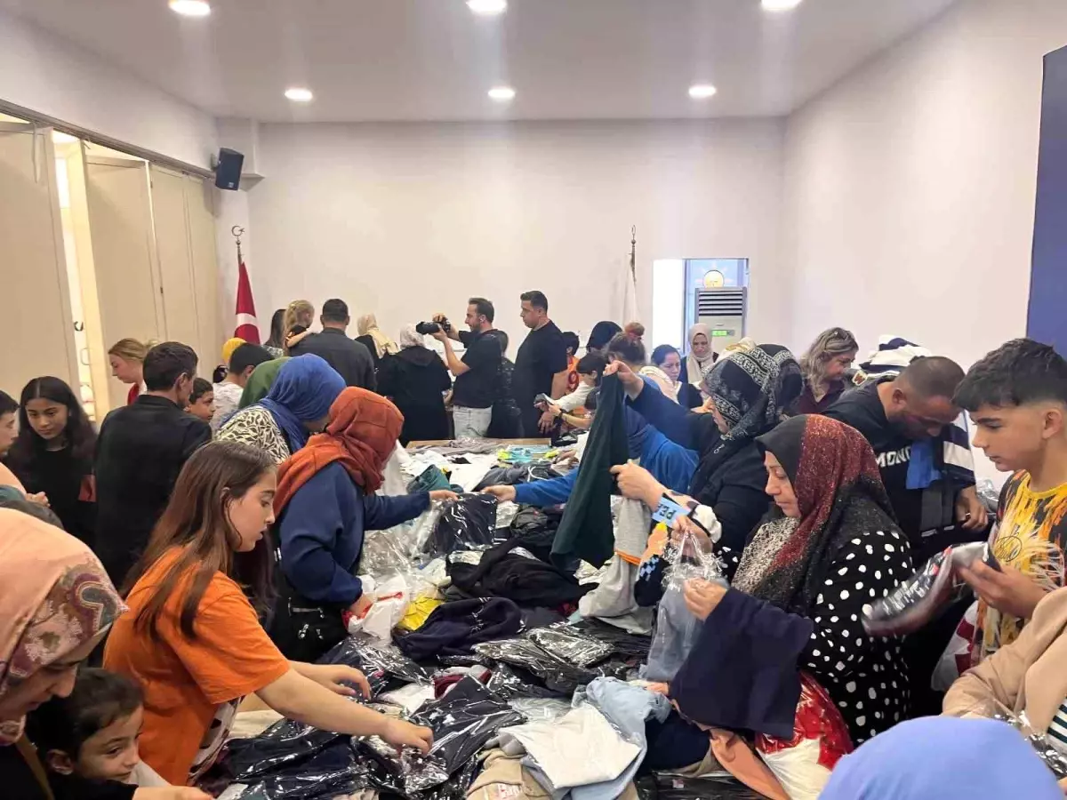 Büyükçekmece'de 1500 Çocuğa Bayramlık Kıyafet