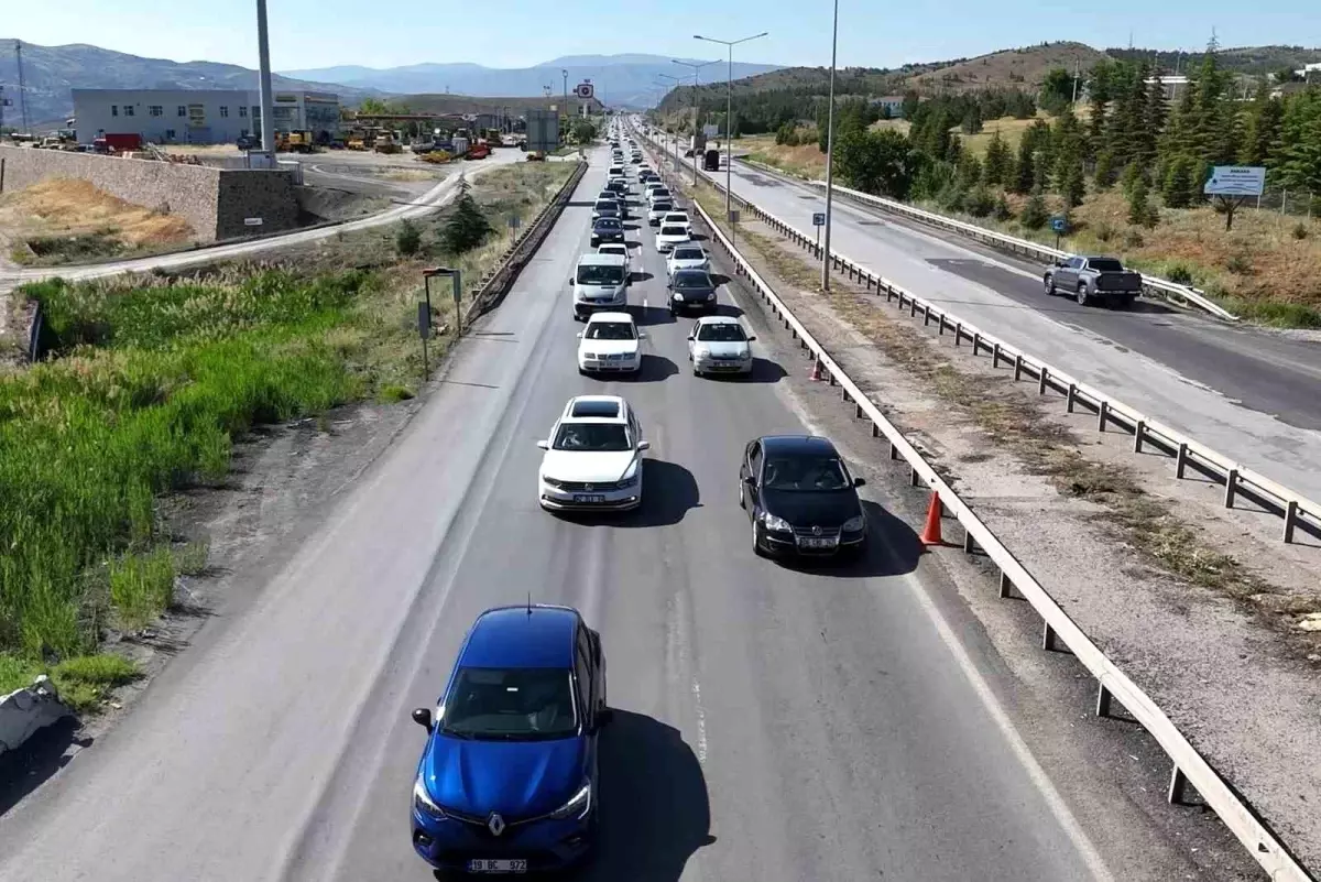 Kırıkkale'de Kurban Bayramı Trafik Yoğunluğu