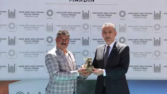 Mardin'de üreticilere yüzde 75 hibe ile 4 bin arı kovanı dağıtıldı