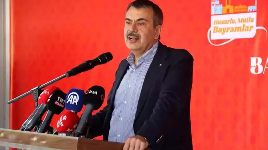 Milli Eğitim Bakanı Tekin: Türkiye'de Herkes Dinini Özgürce Yaşayabiliyor