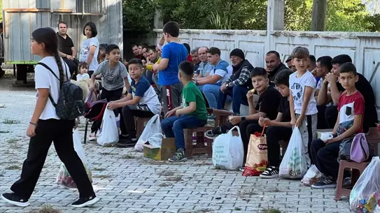 Kaş'ta Arife Geleneği: Şeker Dağıtımı