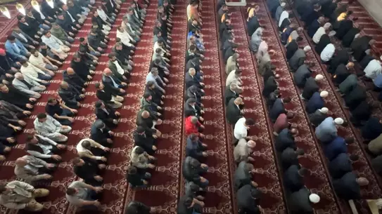 Yüksekova'da Bayram Namazı Coşkusu