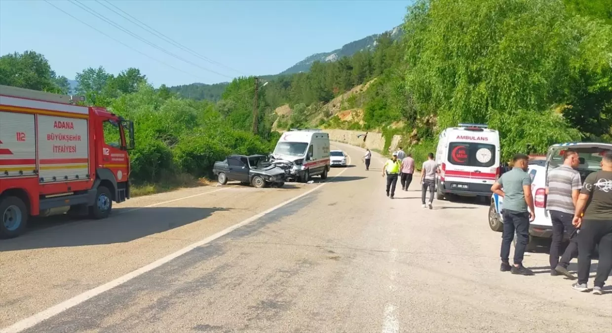 Saimbeyli'de Ambulansla Otomobil Çarpıştı