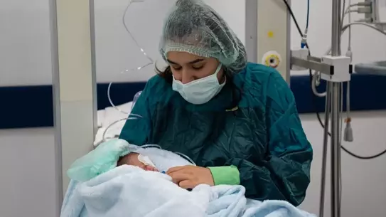 Nadir Glokomlu Bebek Sağlığına Kavuştu