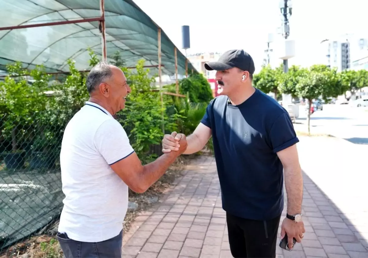 Konyaaltı Belediye Başkanı Cem Kotan, Yürüyüşleriyle Şehir Denetimi Yapıyor
