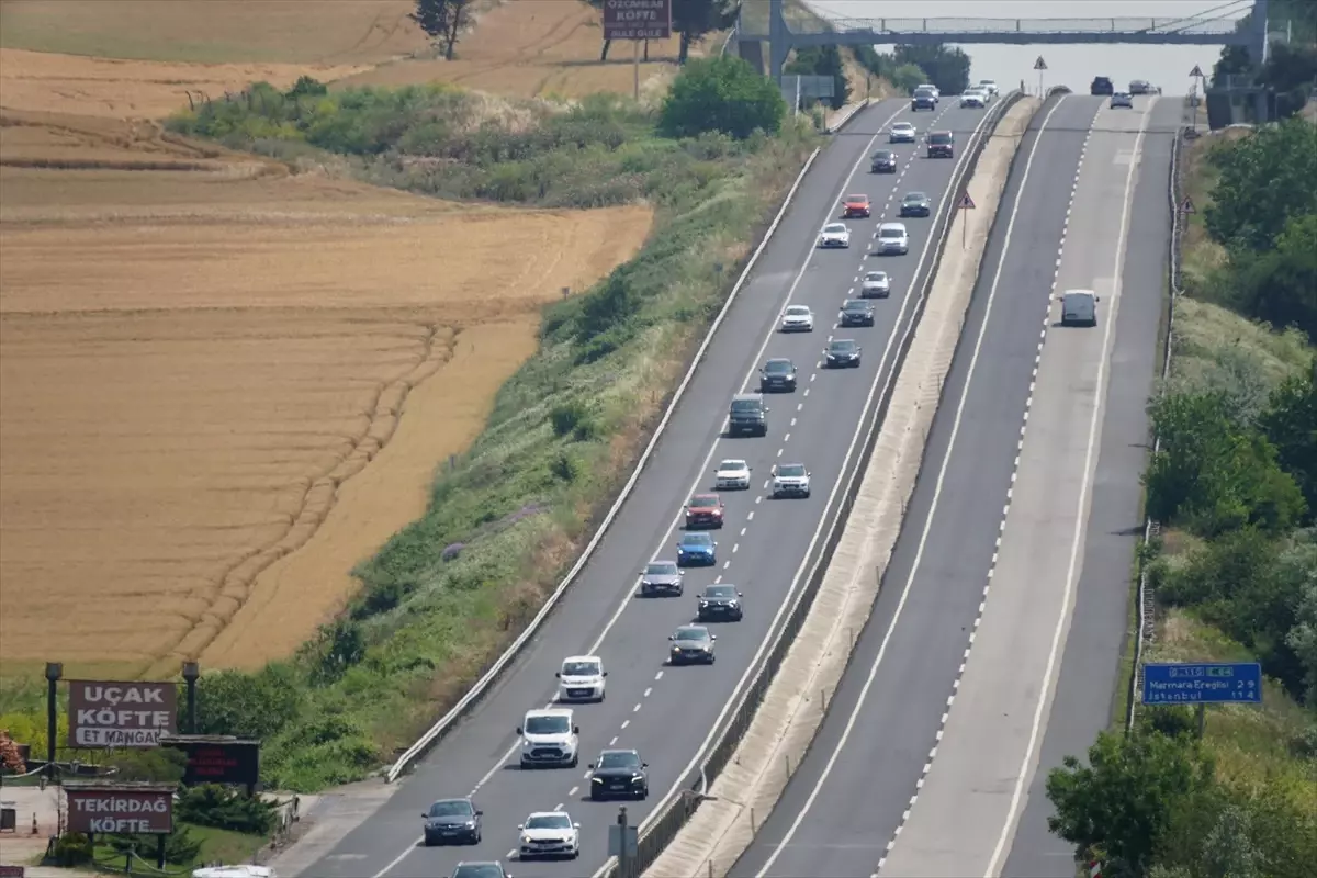 Kurban Bayramı'nda İstanbul-Tekirdağ Yolunda Yoğunluk