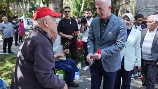 İstanbul Valisi Gül, Darülaceze sakinleriyle bayramlaştı