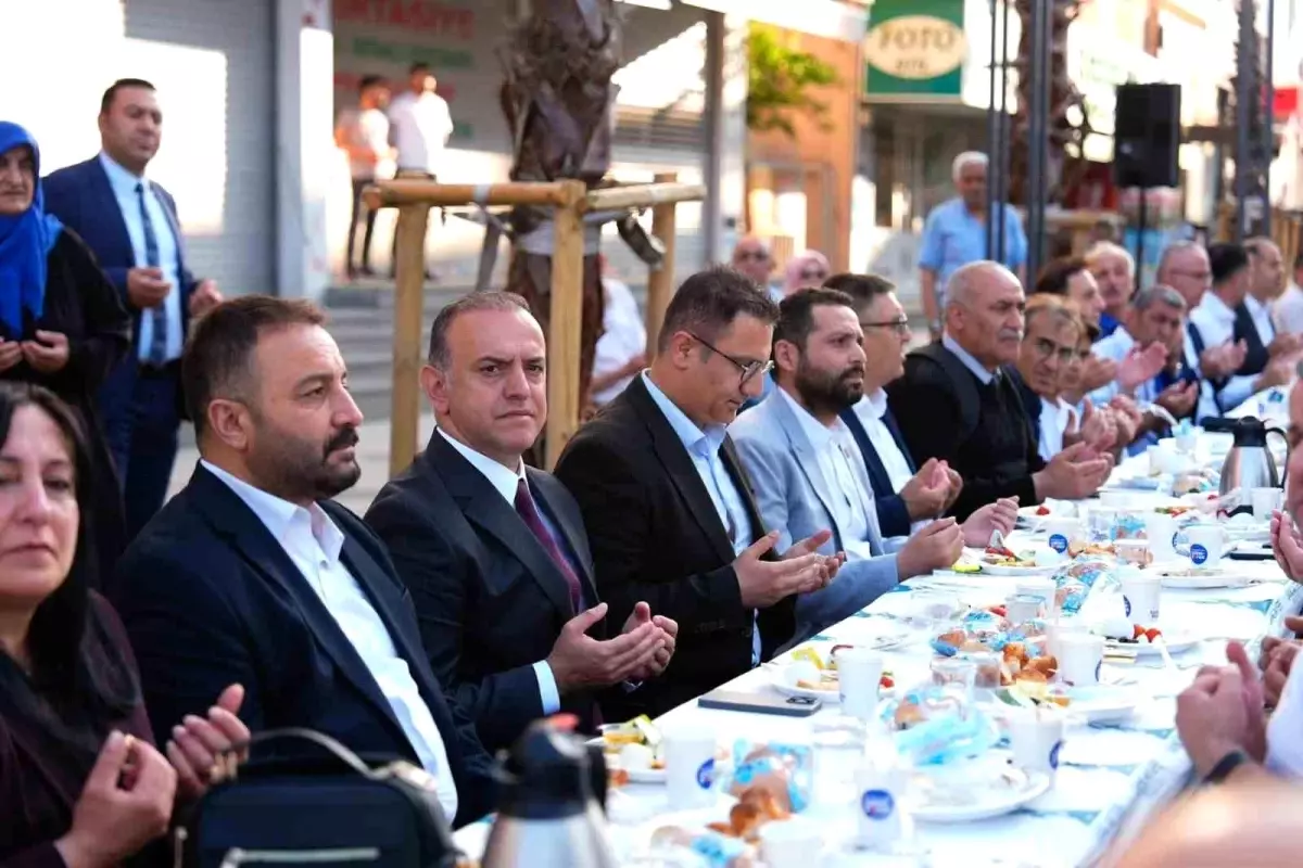 Sancaktepe'de Geleneksel Bayram Kahvaltısı Coşkuyla Kutlandı