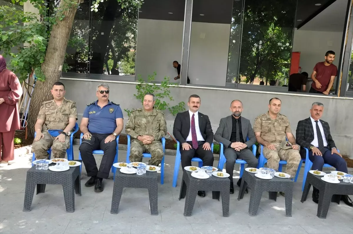 Çukurca'da bayramlaşma programı düzenlendi