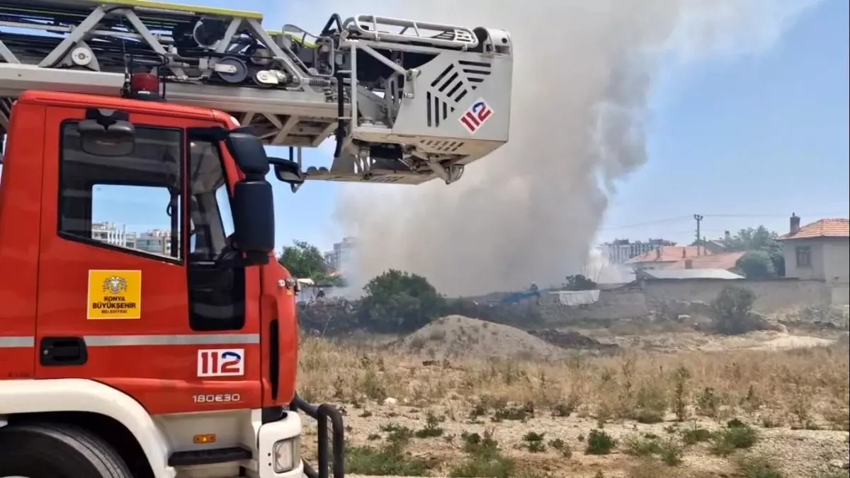 Konya'da Metruk Bina Yangını