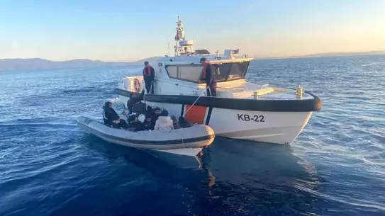 İzmir'de 47 Düzensiz Göçmen Kurtarıldı