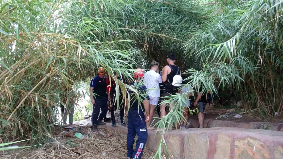 Antalya'da Mahsur Kalan Turistler Kurtarıldı