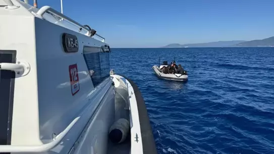 Dikili Açıklarında 18 Düzensiz Göçmen Yakalandı