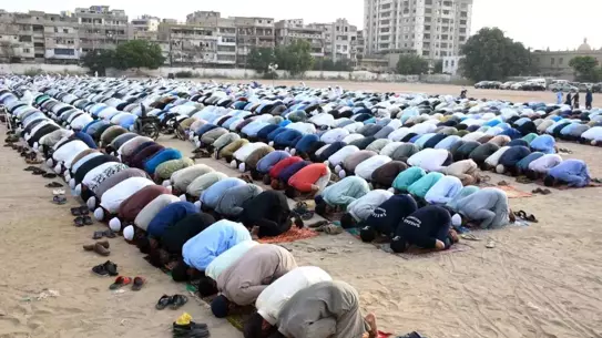Pakistan'da Kurban Bayramı Coşkusu
