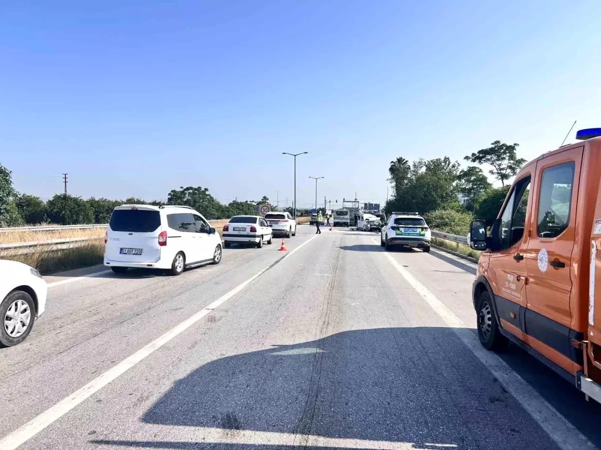 Hatay'da Feci Kaza: 1 Ölü, 10 Yaralı