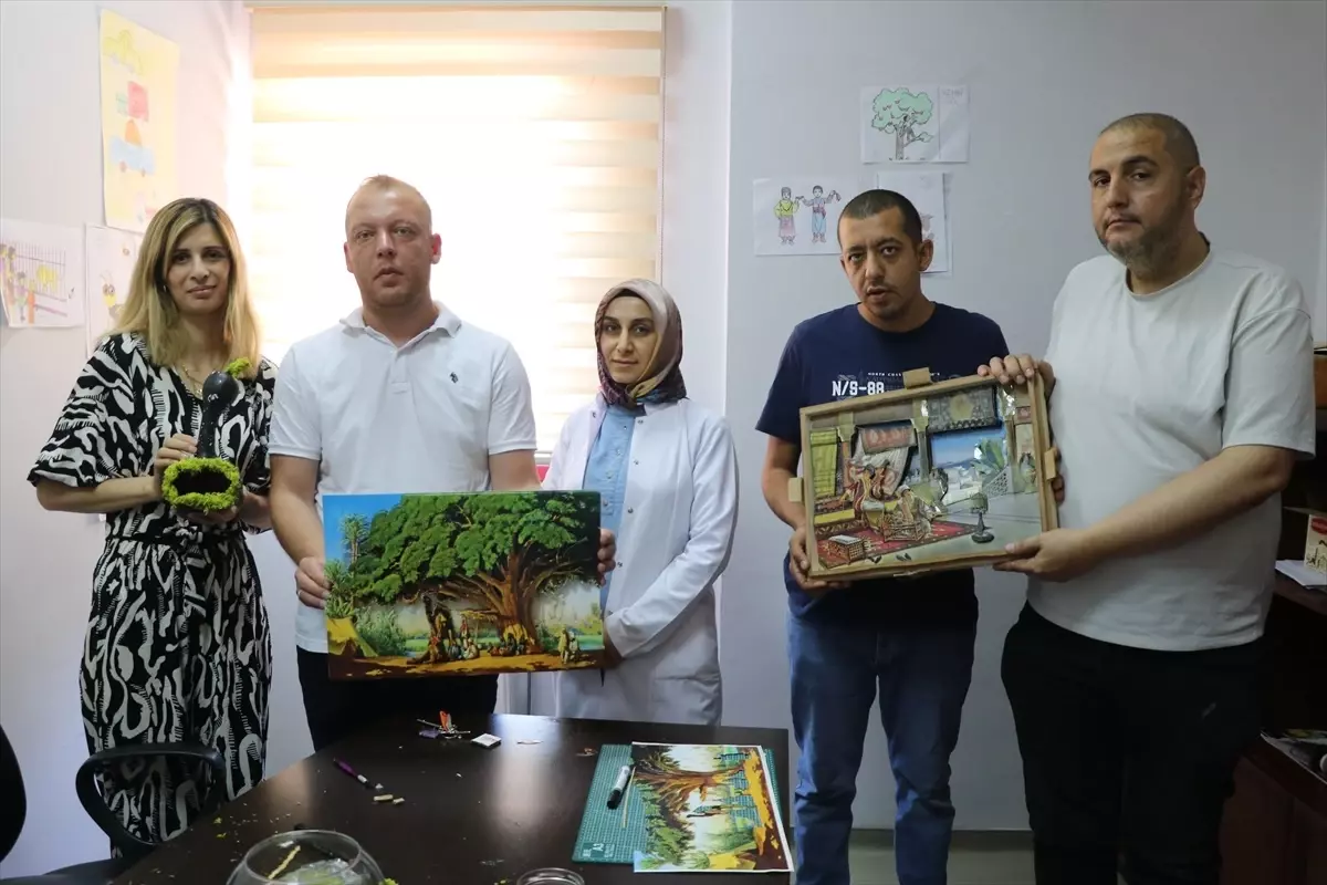 Siirt'teki merkezde özel bireyler ruhsal problemlerini sanatla aşıyor