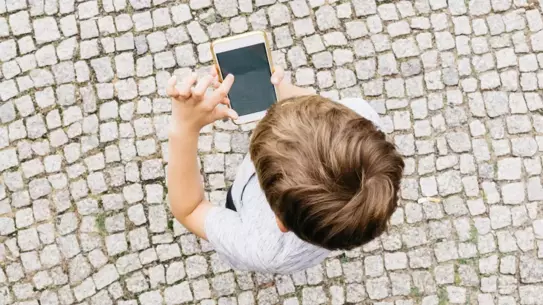 Sosyal Medya Çocuklarda Depresyonu Artırıyor