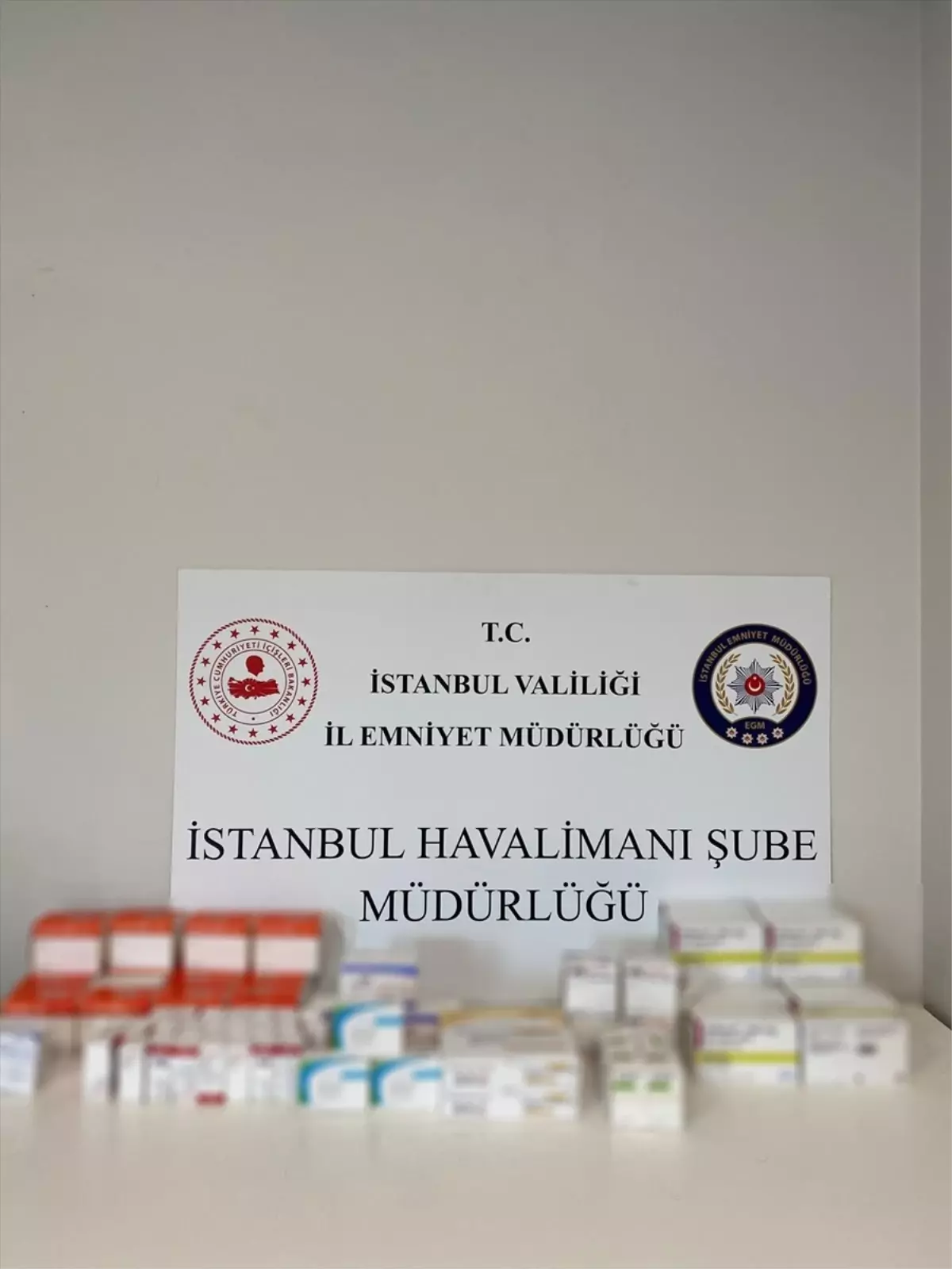 İstanbul Havalimanı'nda Yasa Dışı İlaç Operasyonu