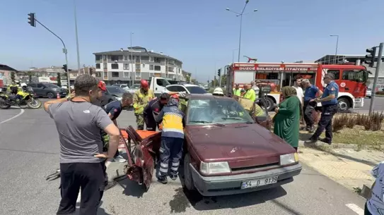 Düzce'de Kavşağda Çarpışma: 3 Yaralı