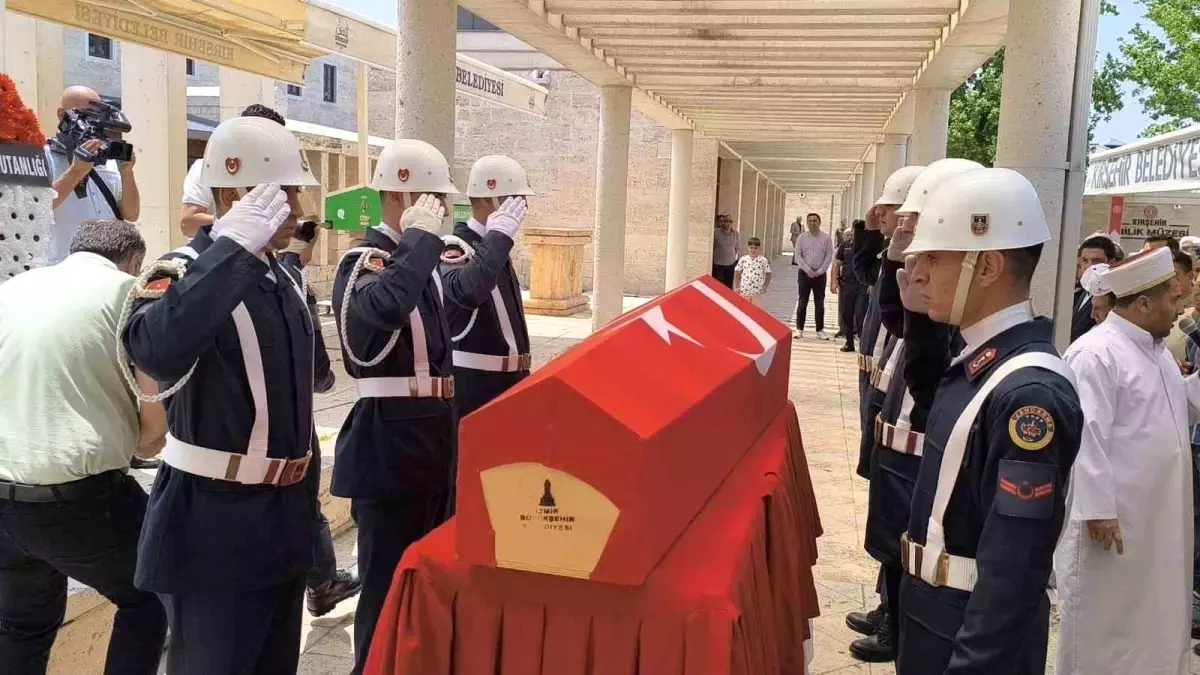 Trafik Kazasında Jandarma Çifti Hayatını Kaybetti