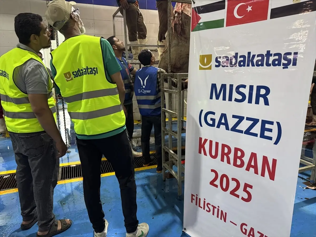 Sadakataşı Derneği'nden Gazze'ye Kurban Yardımı