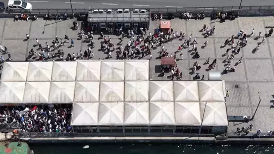 Eminönü'nde Kurban Bayramı Yoğunluğu