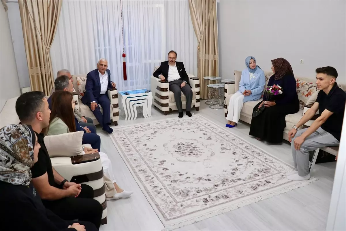 Siirt Valisi Kızılkaya, şehit ailesini ziyaret etti