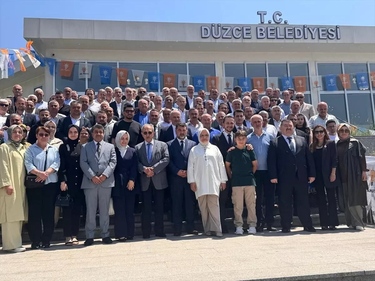 AK Parti Düzce İl Teşkilatı bayramlaşma programında buluştu