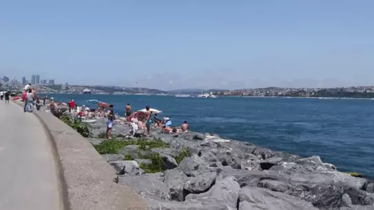 İstanbul'da Bayramda Sahil Keyfi