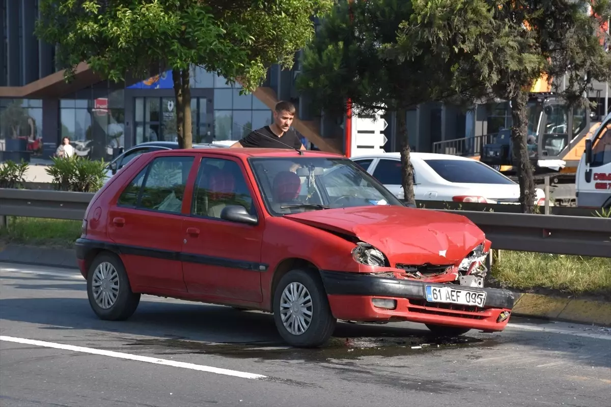 Trabzon'da Kaza: Anne ve İki Çocuk Yaralı