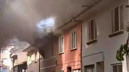 İnegöl'de Yangın: 2. Kat Küle Döndü