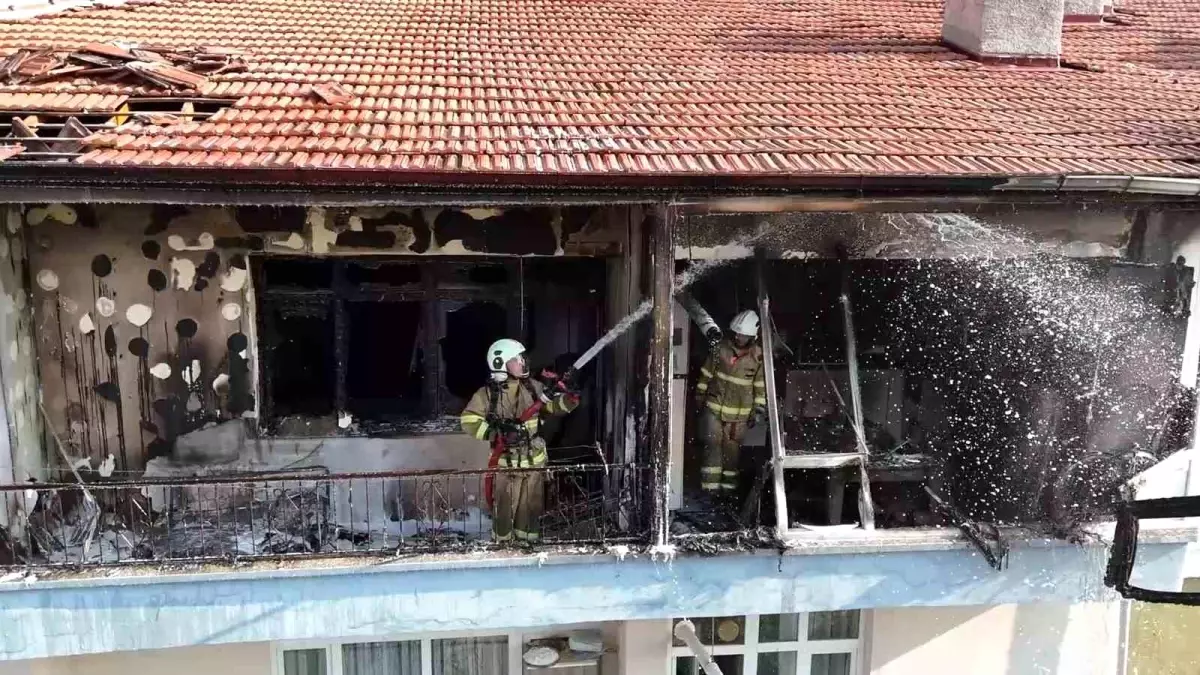 Kırıkkale'de Apartman Yangını: Piknik Tüpü Patladı, 1 Kişi Hastaneye Kaldırıldı