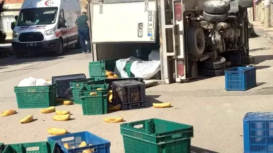 Mersin'de Kamyonet Çarpıştı: Bir Yaralı