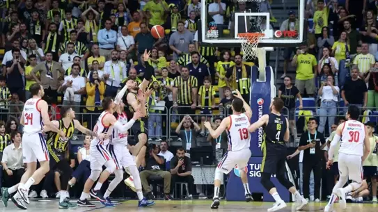 Fenerbahçe, Play-off'ta 2-0 Öne Geçti