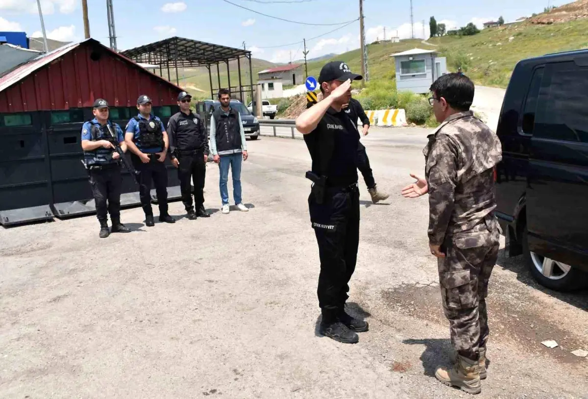 Emniyet Müdürü Yılmaz'dan Yüksekova'ya Bayram Ziyareti