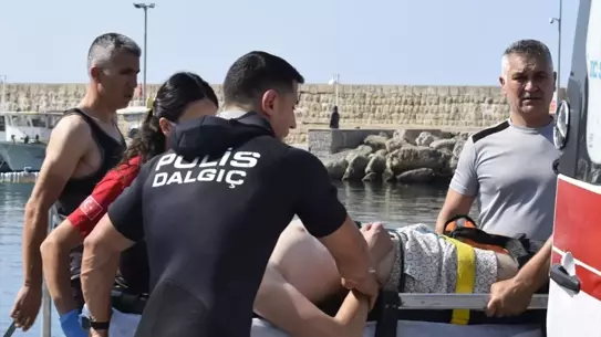 Antalya'da Denizde Fenalaşan Genç Kurtarıldı