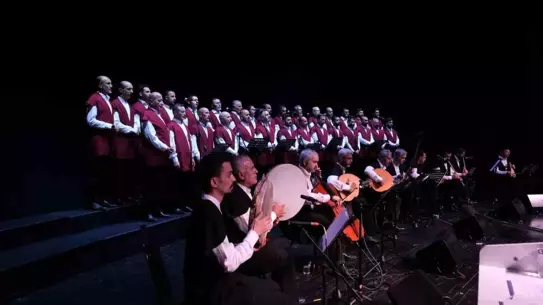 Kocaeli Dini Musiki Topluluğu Yılsonu Konserinde İlahilerle Duygu Dolu Anlar Yaşandı