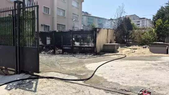 Esenyurt'ta Yurt Kulübesinde Yangın
