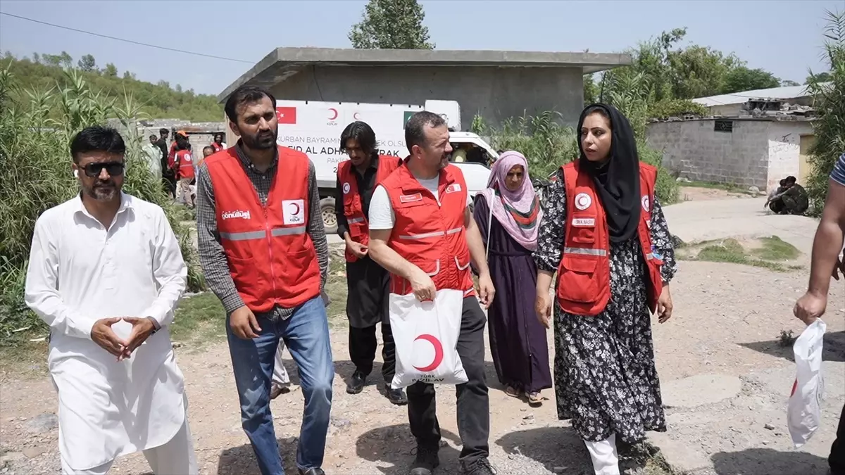 Türk Kızılay'dan Pakistan'a Kurban Eti